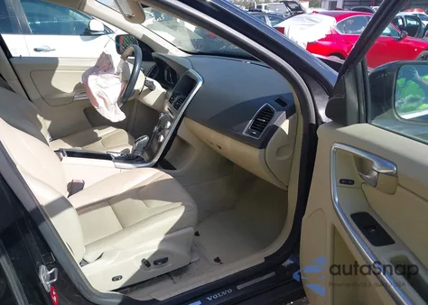 2015 Volvo Xc60 T5/T5 Premier z USA, uszkodzony, nr VIN YV4612RK9F2738168